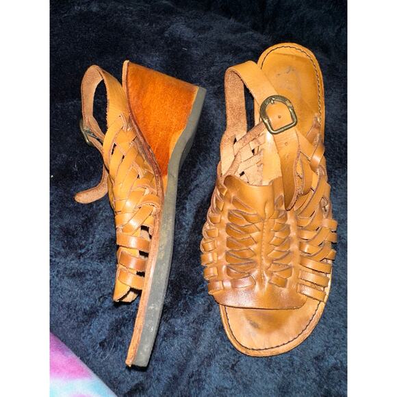 VINTAGE MADE IN ARGENTINA WOVEN LEATHER HUARACHE WEDGE SANDALS 8 - Picture 1 of 6